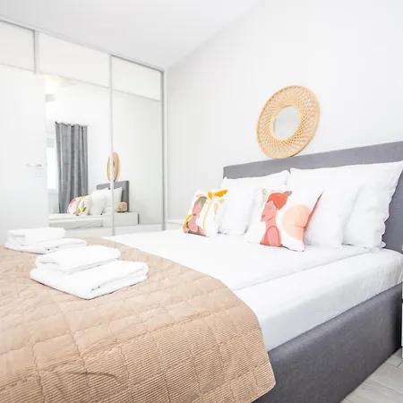 Apartamento Inpoint Zablocie Modern For Work&travel Self Check-in *